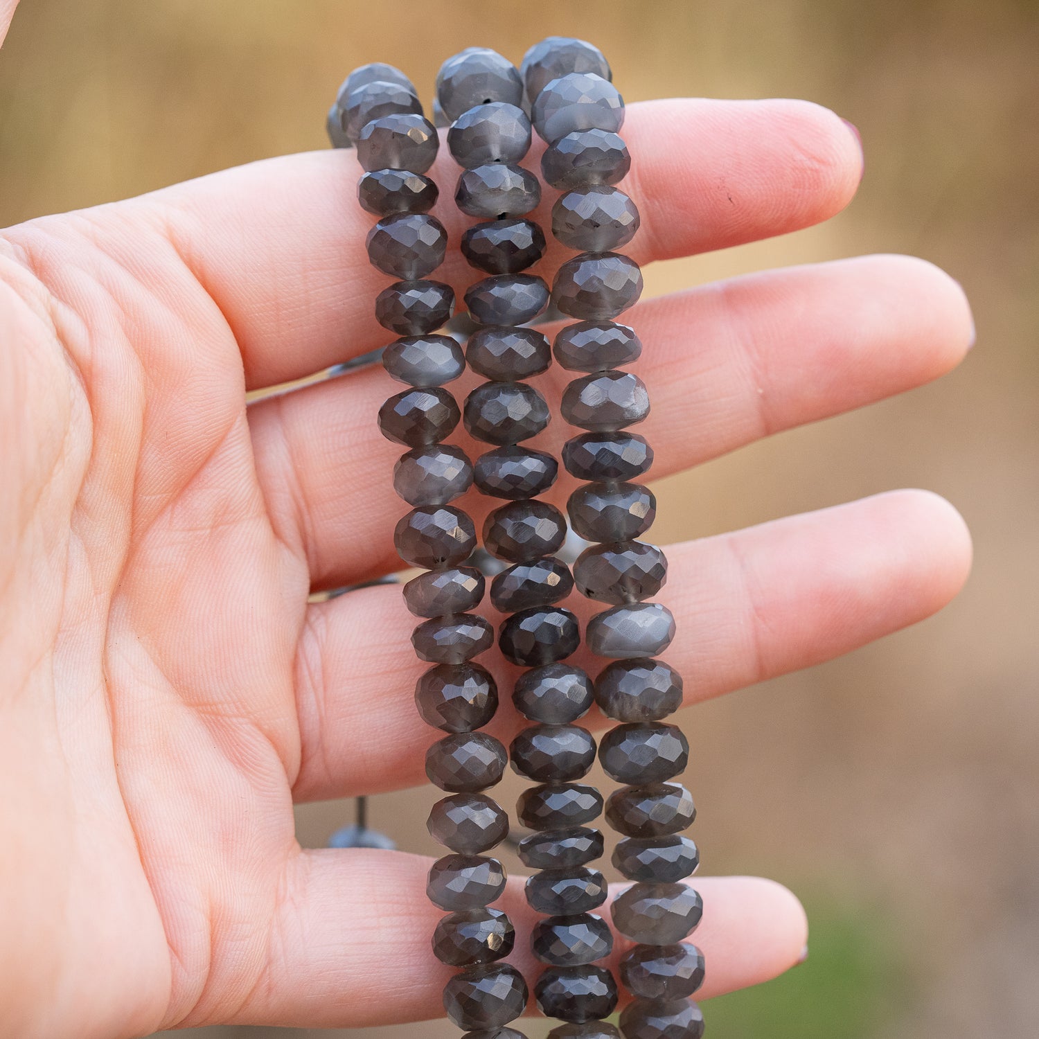 Perles rondelles facettes de Pierre de lune noire de 8/9 mm ( lot de 2 perles )