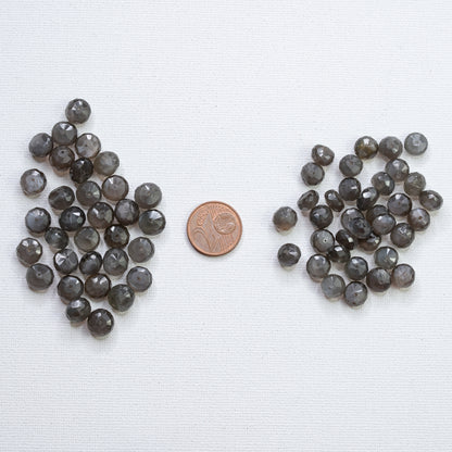 Perles rondelles facettes de Pierre de lune noire de 8/9 mm ( lot de 2 perles )