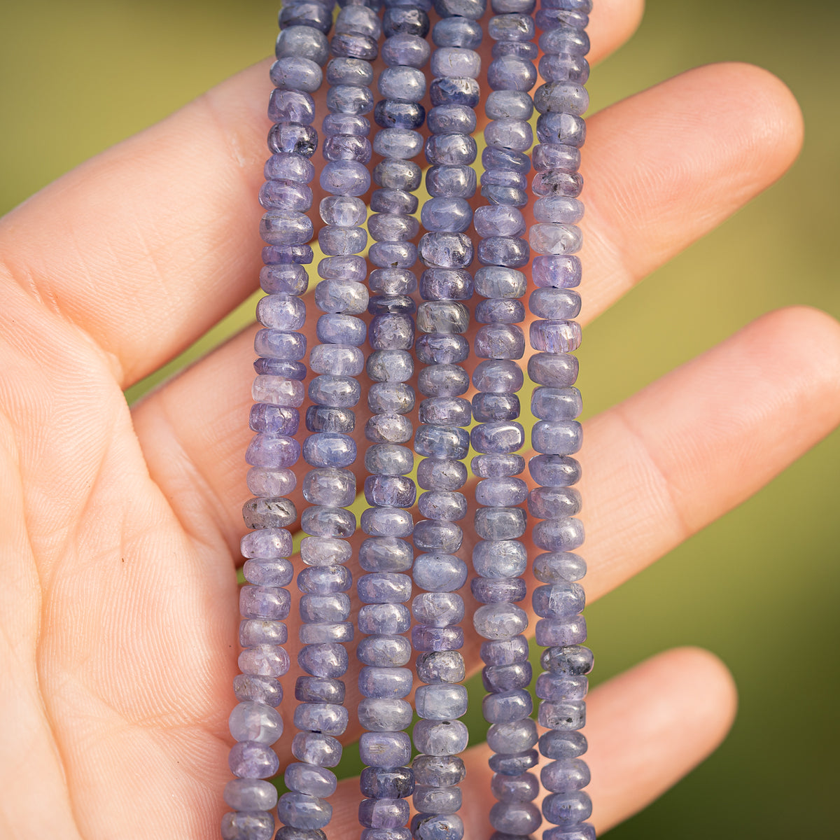 Perles rondelles lisses de Tanzanite de env 4/5 mm ( lot de 6 )