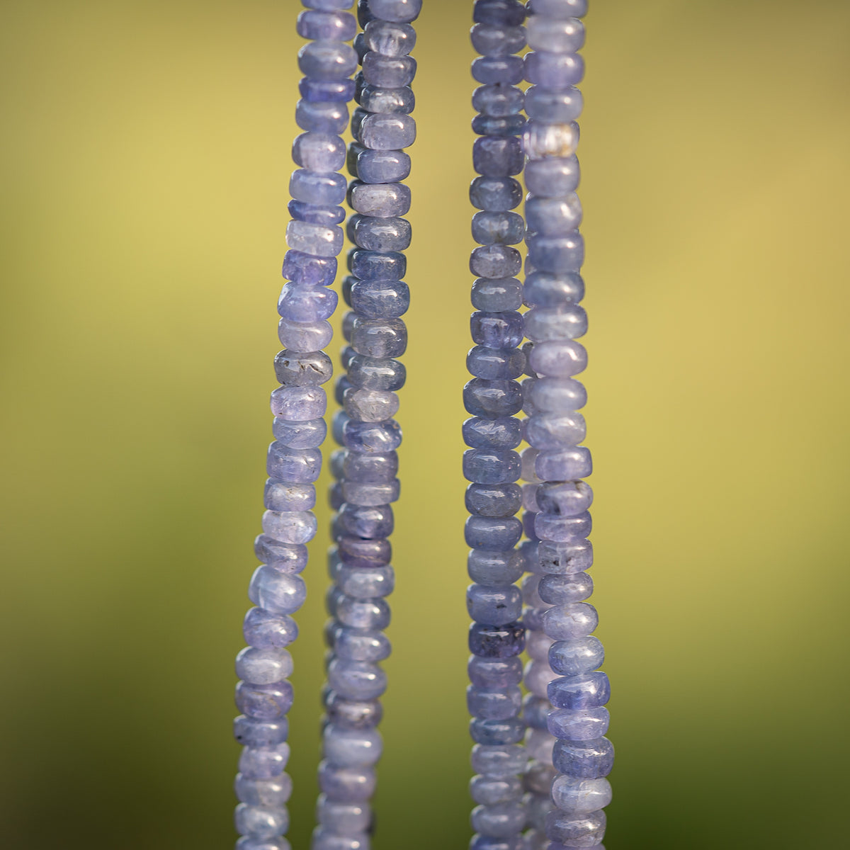 Perles rondelles lisses de Tanzanite de env 4/5 mm ( lot de 6 )