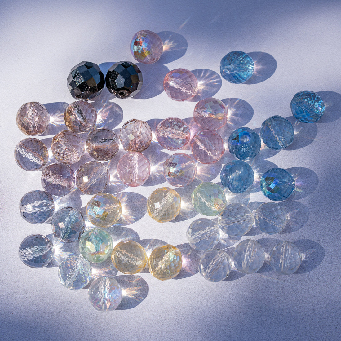 Perles rondes facettes en verre Tchèque couleur au choix de 13,5 mm ( à l&