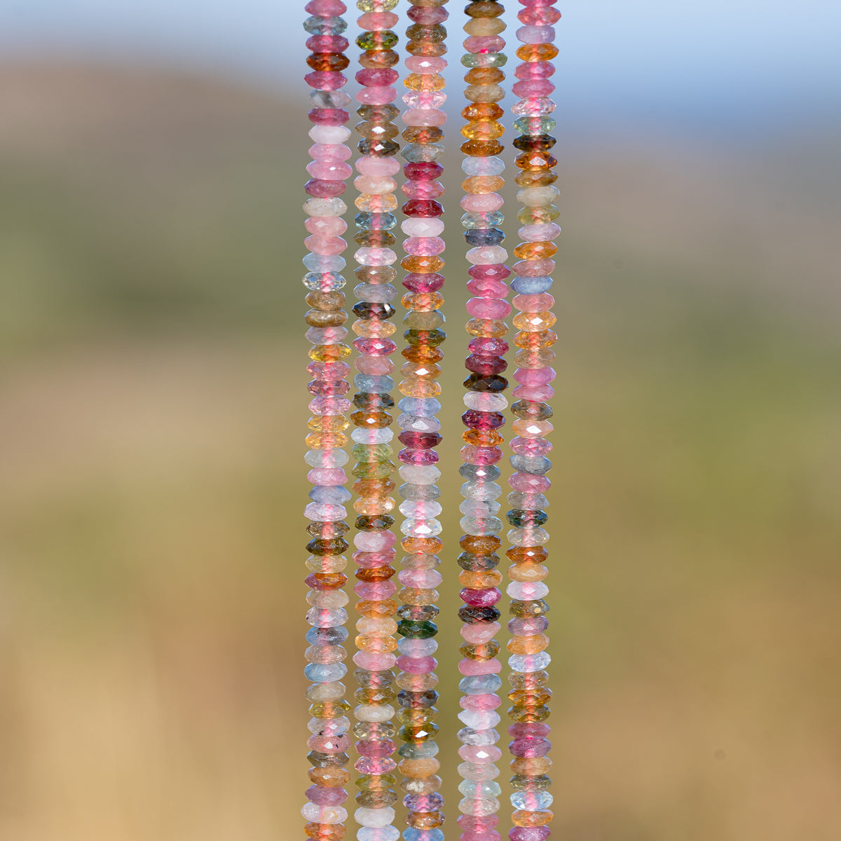 Perles rondelles facettes de Tourmaline multicolore de 3,7 x 1,5 mm ( 1/2 rang de env 122 perles ) (Copie)