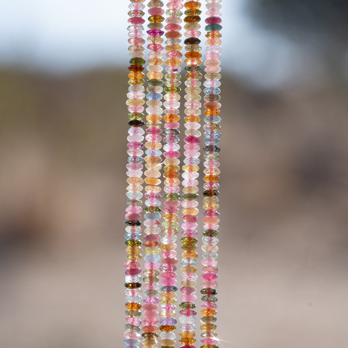 Perles rondelles facettes de Tourmaline multicolore de 3,7 x 1,5 mm ( 1/2 rang de env 122 perles ) (Copie)