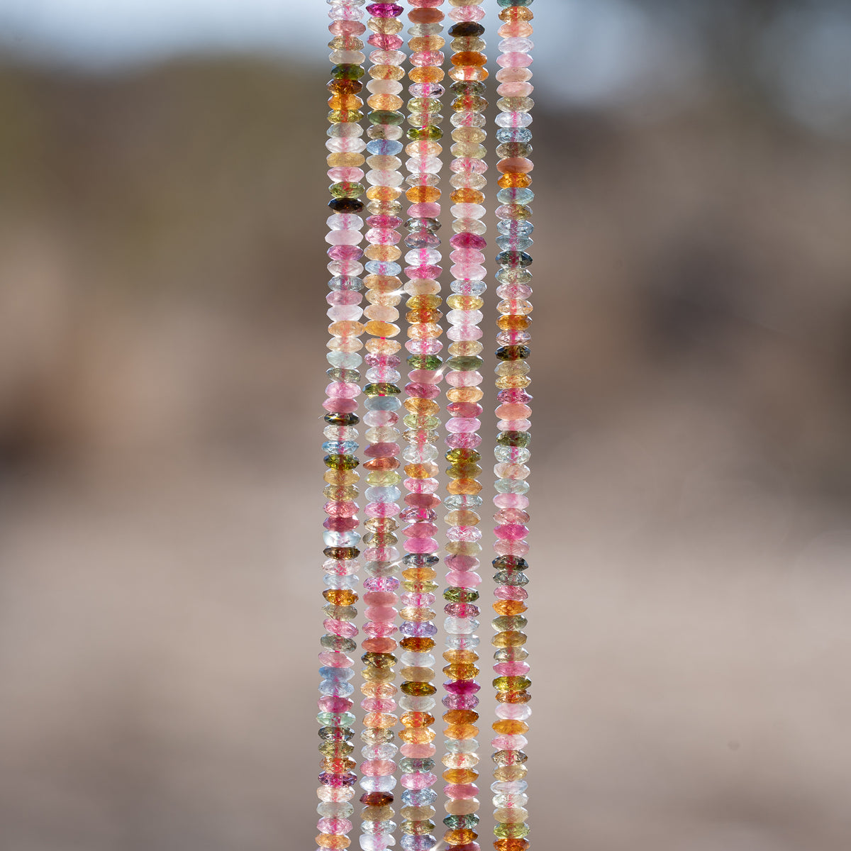 Perles rondelles facettes de Tourmaline multicolore de 3,7 x 1,5 mm ( 1/2 rang de env 122 perles ) (Copie)