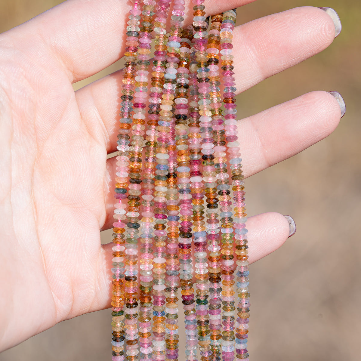 Perles rondelles facettes de Tourmaline multicolore de 3,7 x 1,5 mm ( 1/2 rang de env 122 perles ) (Copie)