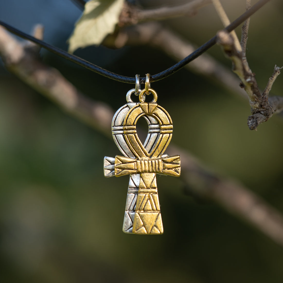 Breloque croix de Ankh en métal argenté ou doré au choix de 4 cm ( à l&