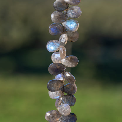 Perles gouttes facettes AA de labradorite de 11/12 mm ( lot de 2 perles )