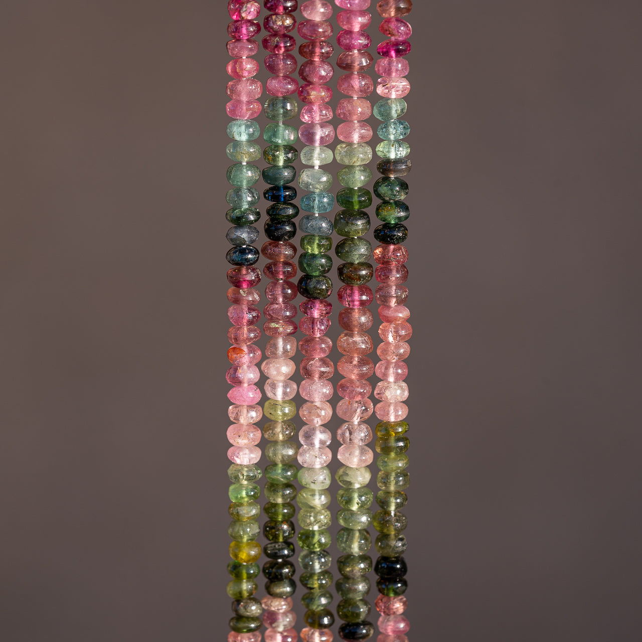 Perles rondelles lisses de Tourmaline multicolore AA de env 4 x 3 mm ( 1/2 rang de env 60 perles )