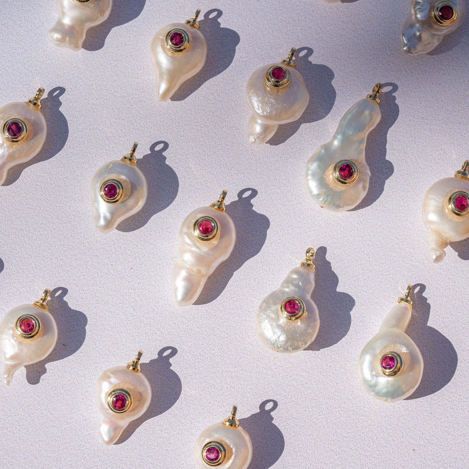 Pendentifs en laiton plaqué or 18k, perles d&
