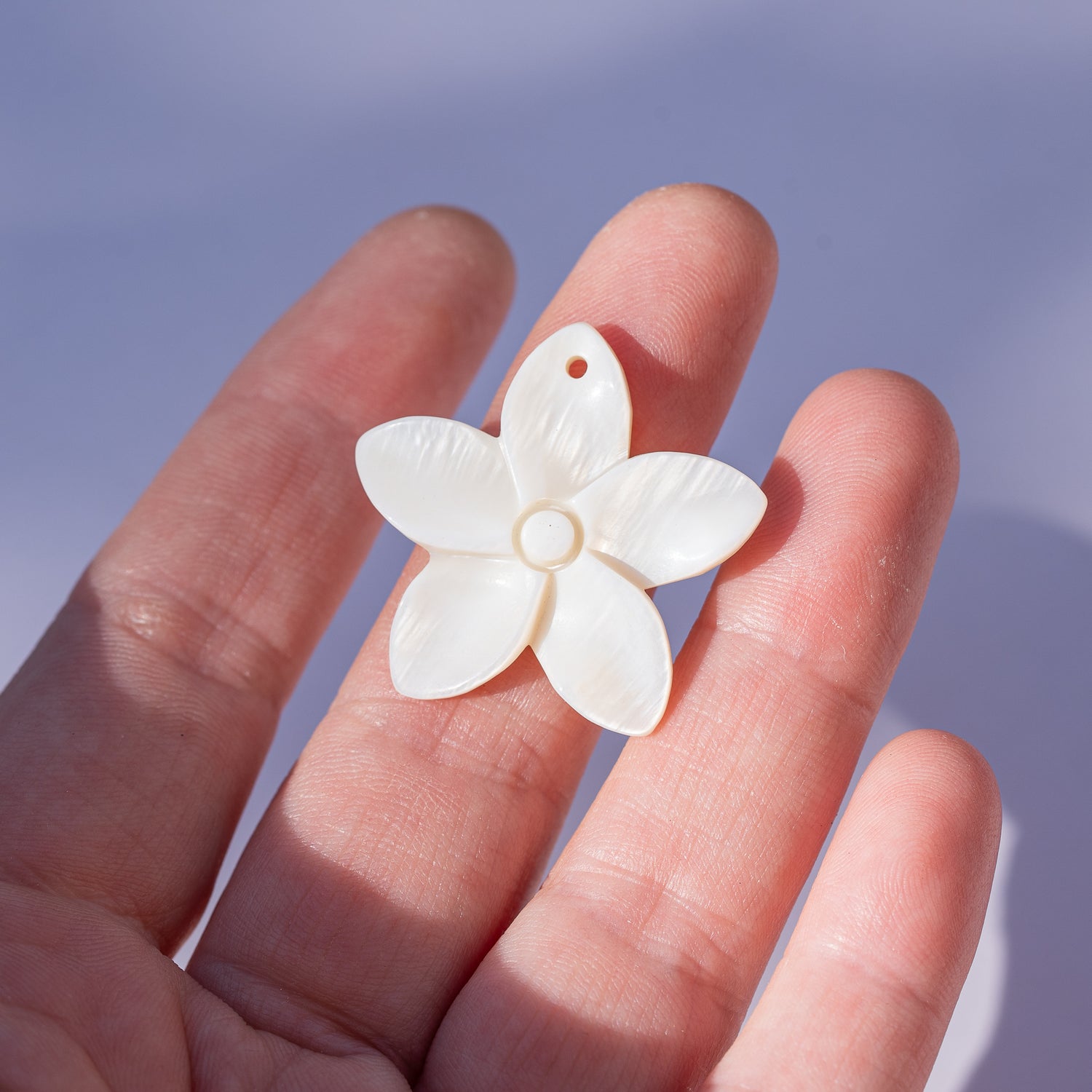 Breloques fleur en nacre de 29,5 x 31 mm ( à l&