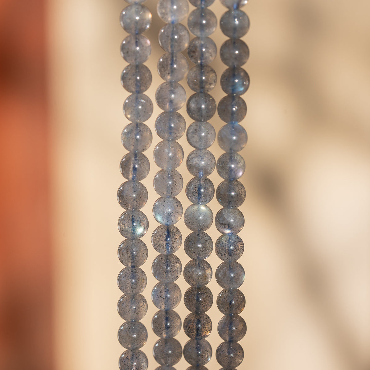 Perles rondes lisses de Labradorite de 6,5 mm ( rang de env 60 perles )