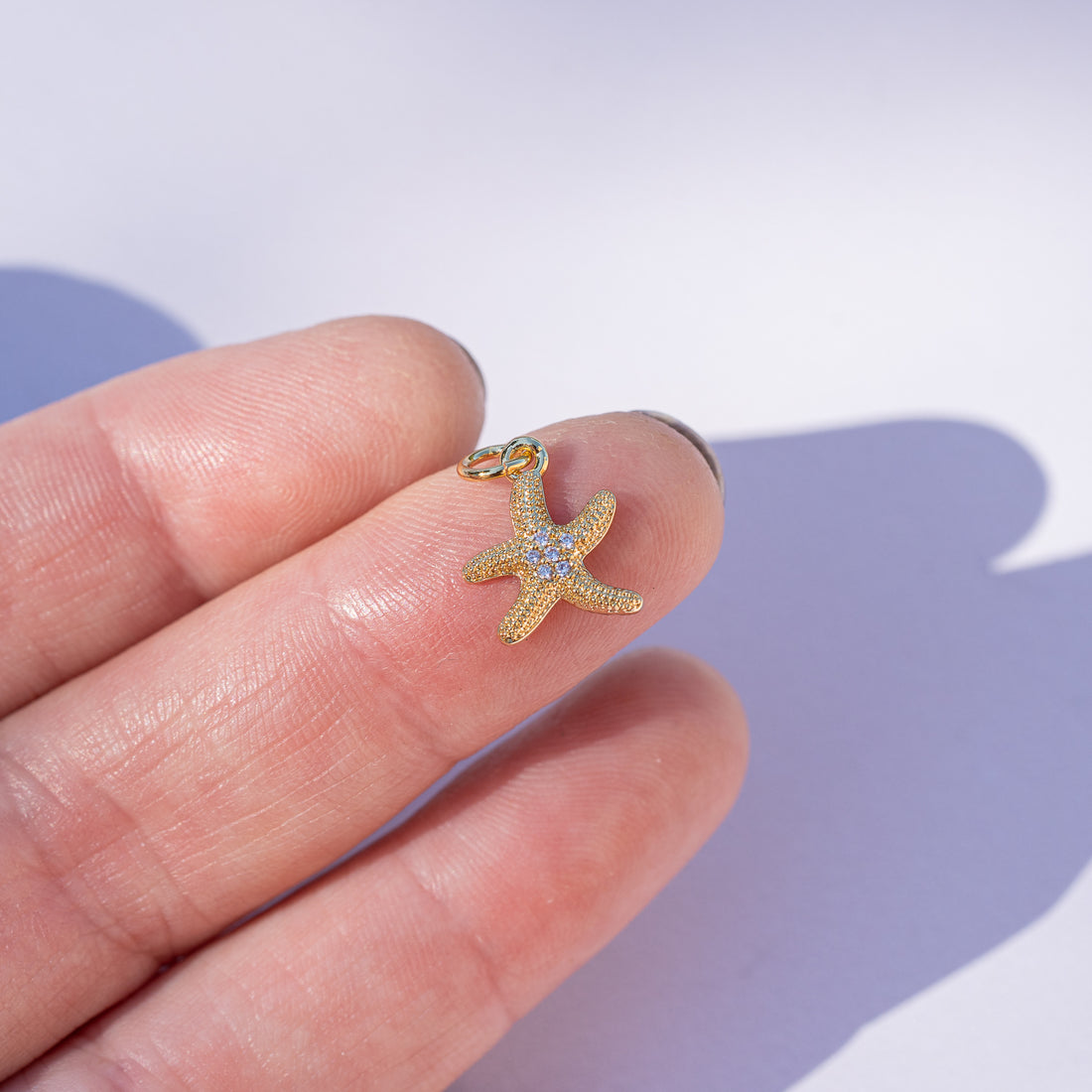 Breloques étoiles de mer en laiton plaqué or 18k et zirconium de 10,5 mm ( à l&