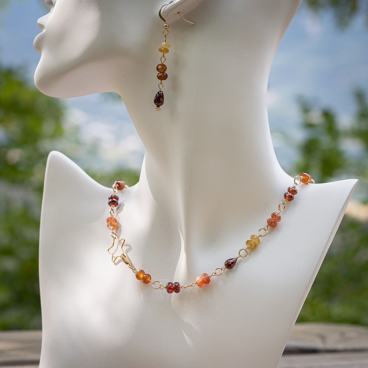 Collier gold filled en Héliodore, pierre de soleil, Grenat almandin et hessonite