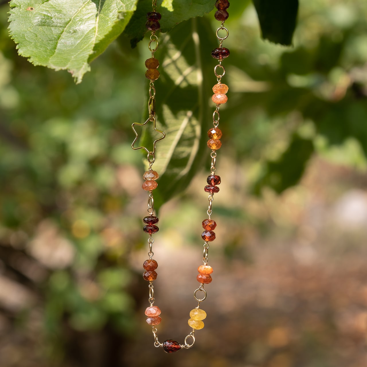 Collier gold filled en Héliodore, pierre de soleil, Grenat almandin et hessonite