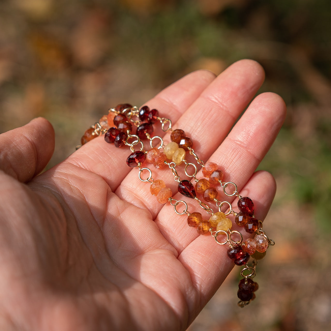 Collier gold filled en Héliodore, pierre de soleil, Grenat almandin et hessonite