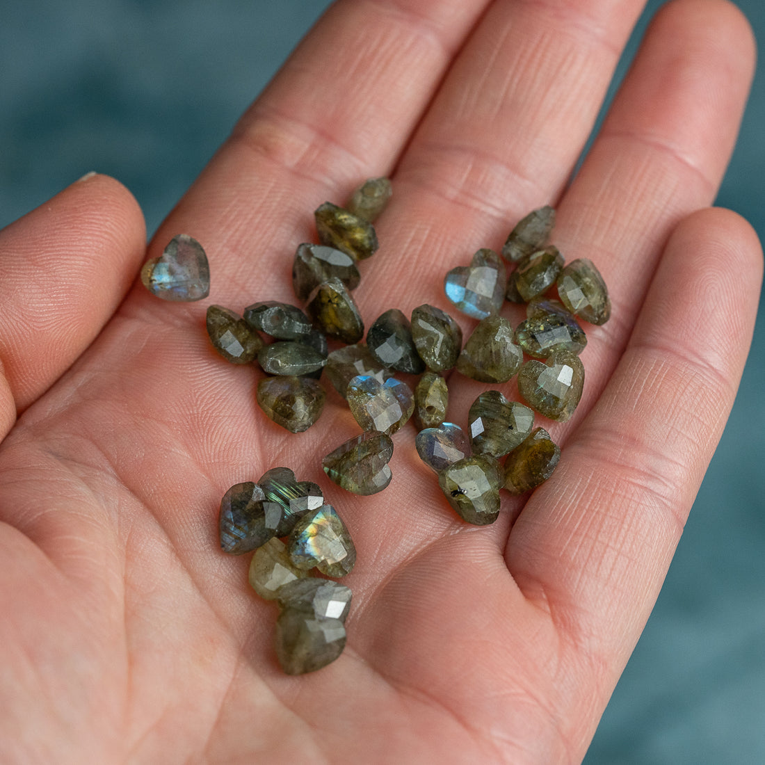 Perles ♡ facettes de Labradorite de 8 mm ( lot de 4 perles )