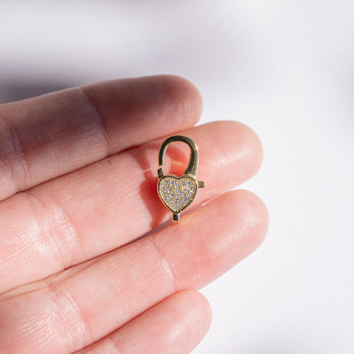 Fermoirs mousqueton coeur en laiton plaqué or 18k et zirconium de 17 mm ( à l&