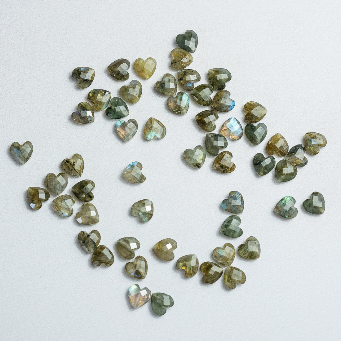 Perles ♡ facettes de Labradorite de 8 mm ( lot de 4 perles )