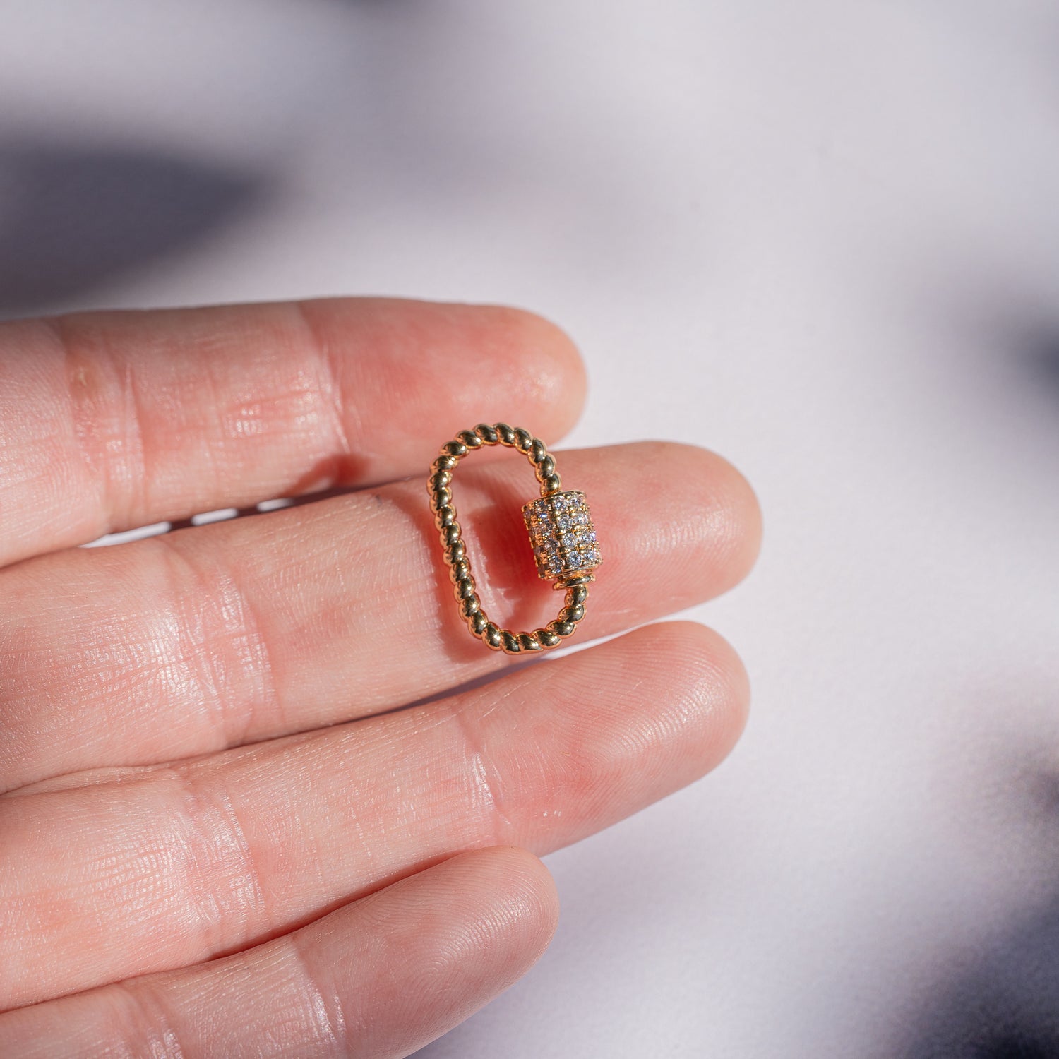 Fermoir mousqueton à vis torsadé en laiton plaqué or 18k et zirconium de 19 mm ( à l&