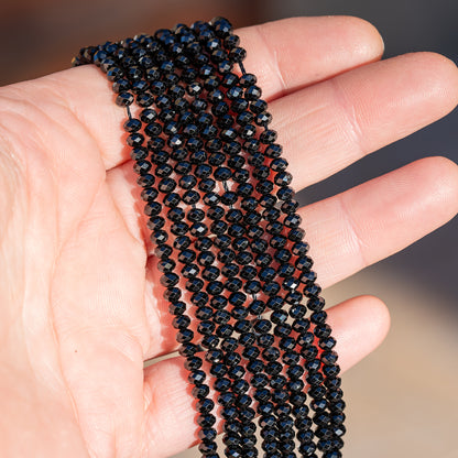 Perles rondelles facettes de Spinelle noire de 3/4 mm ( rang complet )