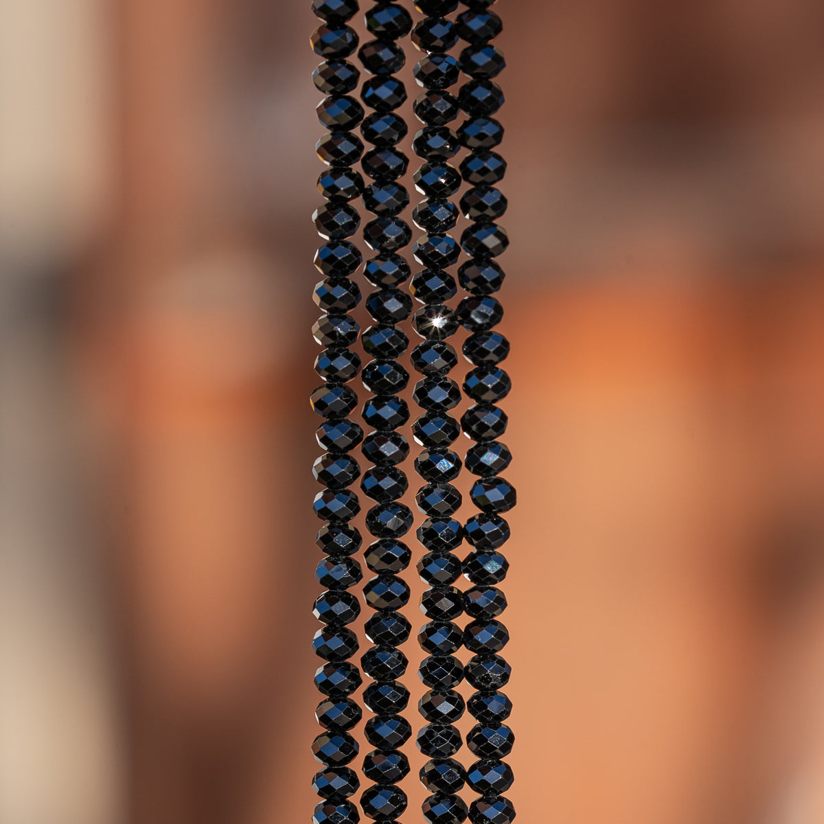 Perles rondelles facettes de Spinelle noire de 3/4 mm ( rang complet )