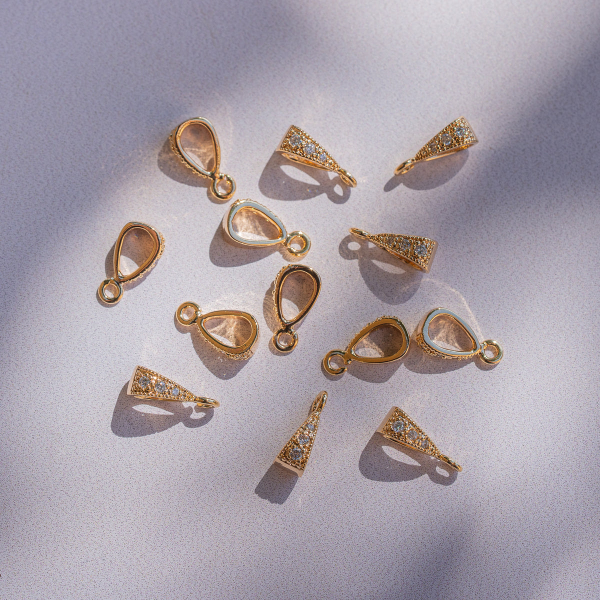 Bélières/attaches en laiton plaqué or 18k et zirconium de 9,5 mm ( à l&