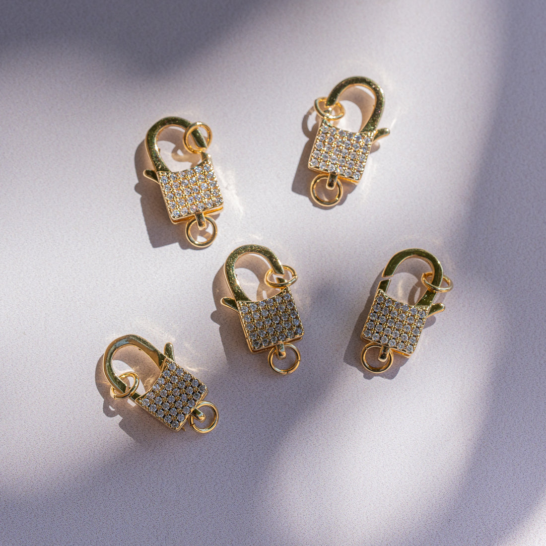 Fermoirs mousqueton rectangle en laiton plaqué or 18k et zirconium de 18 mm ( à l&