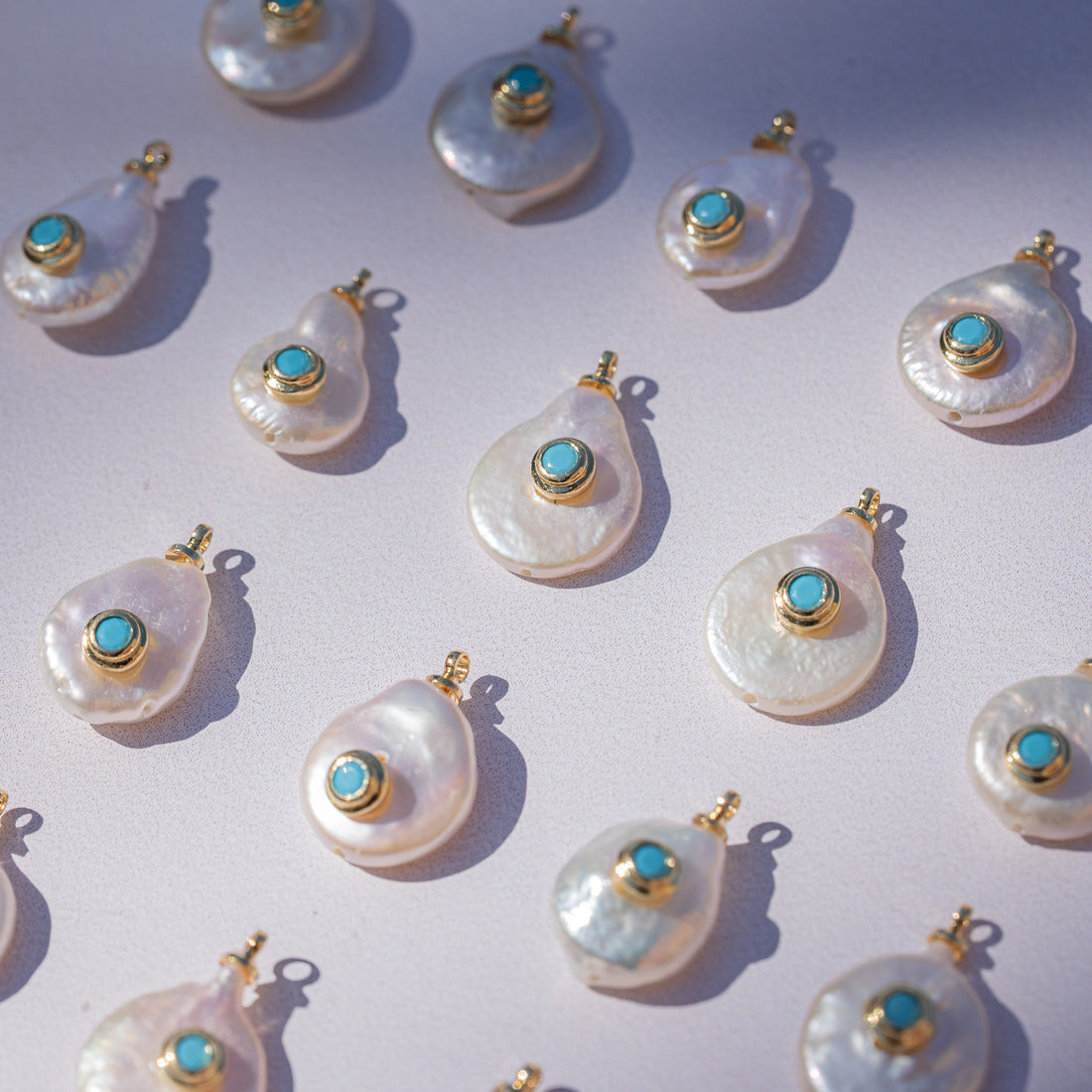 Pendentifs en laiton plaqué or 18k, perles d&