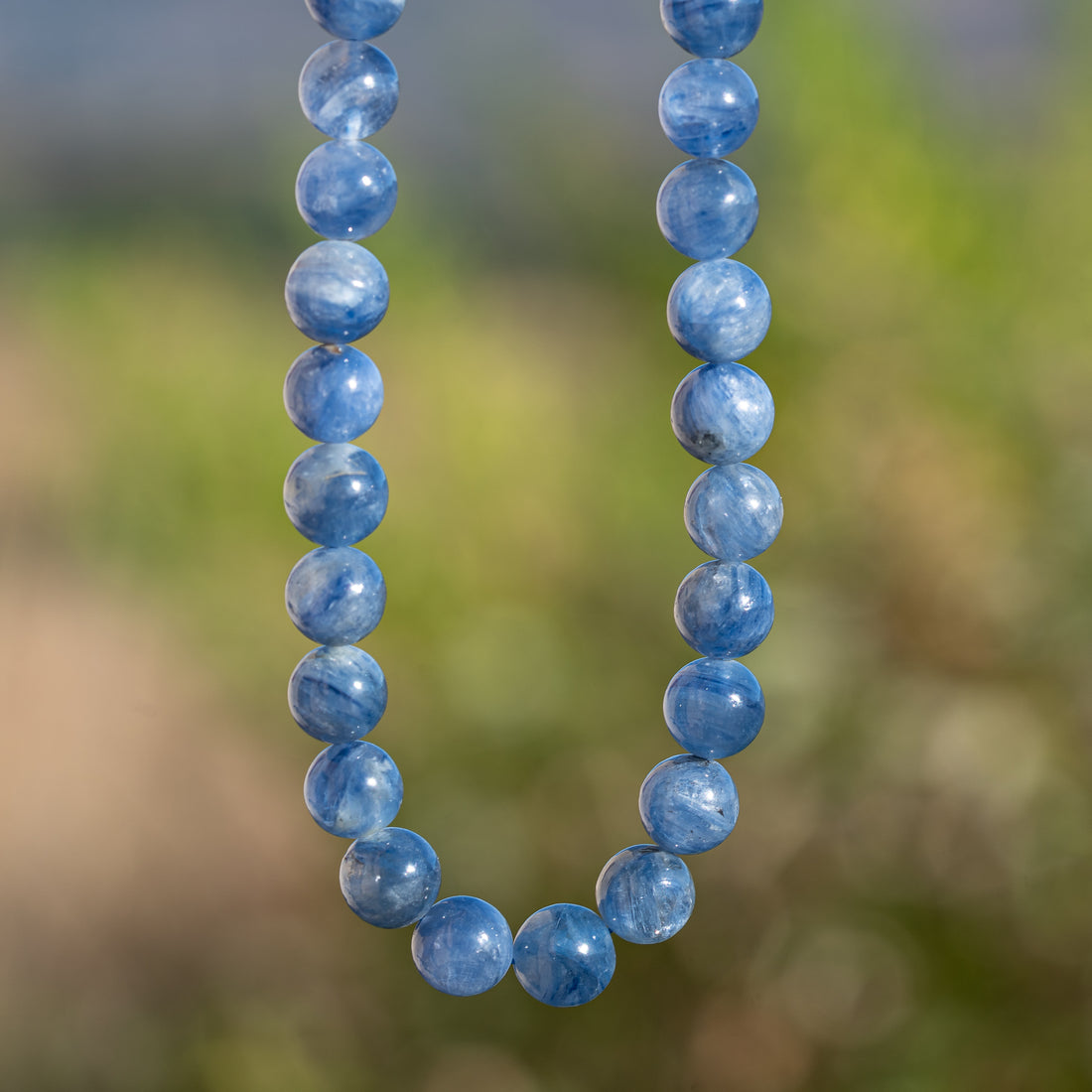 Perles rondes lisses de Cyanite bleue de 8,5 mm ( lot de 2 perles )