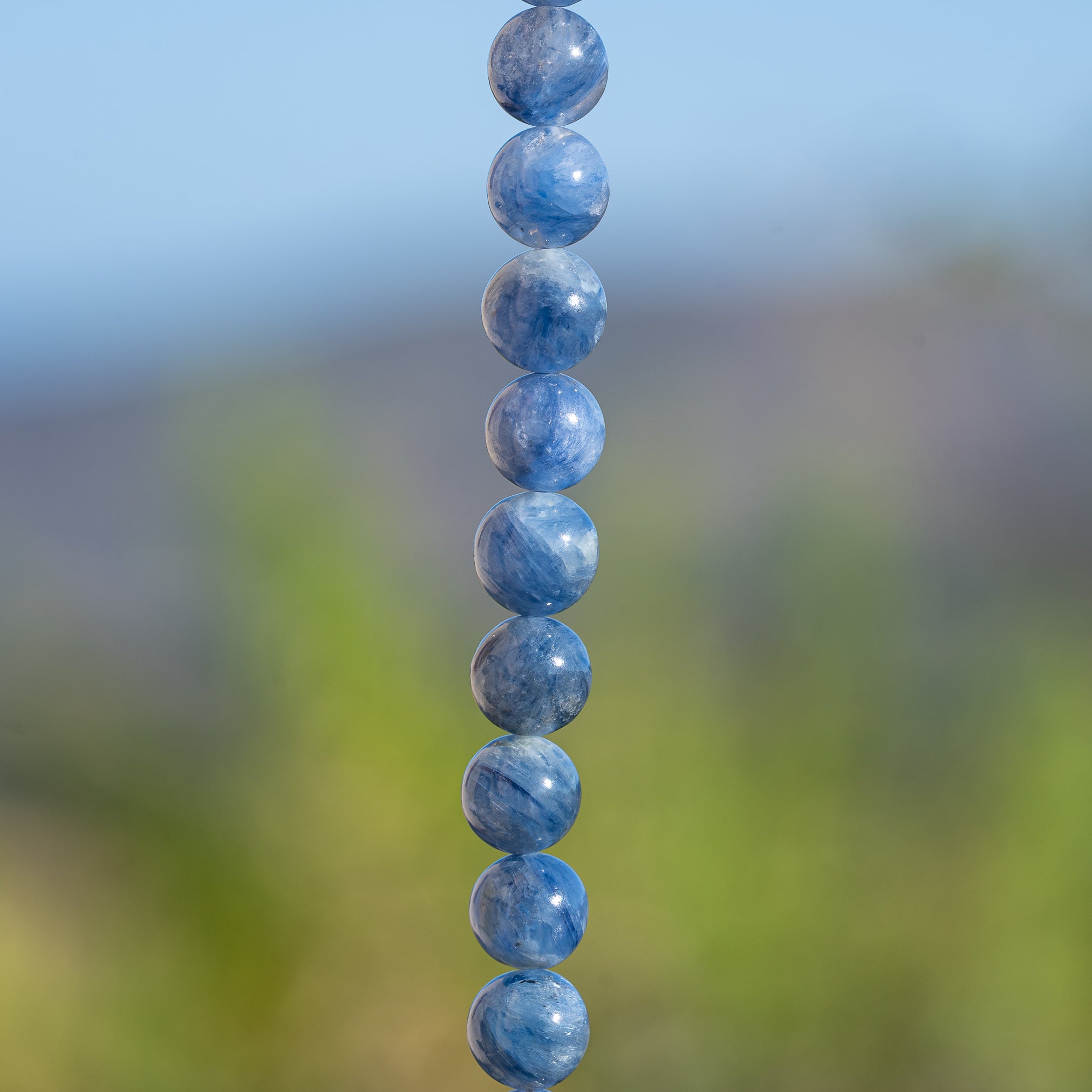 Perles rondes lisses de Cyanite bleue de 8,5 mm ( lot de 2 perles )