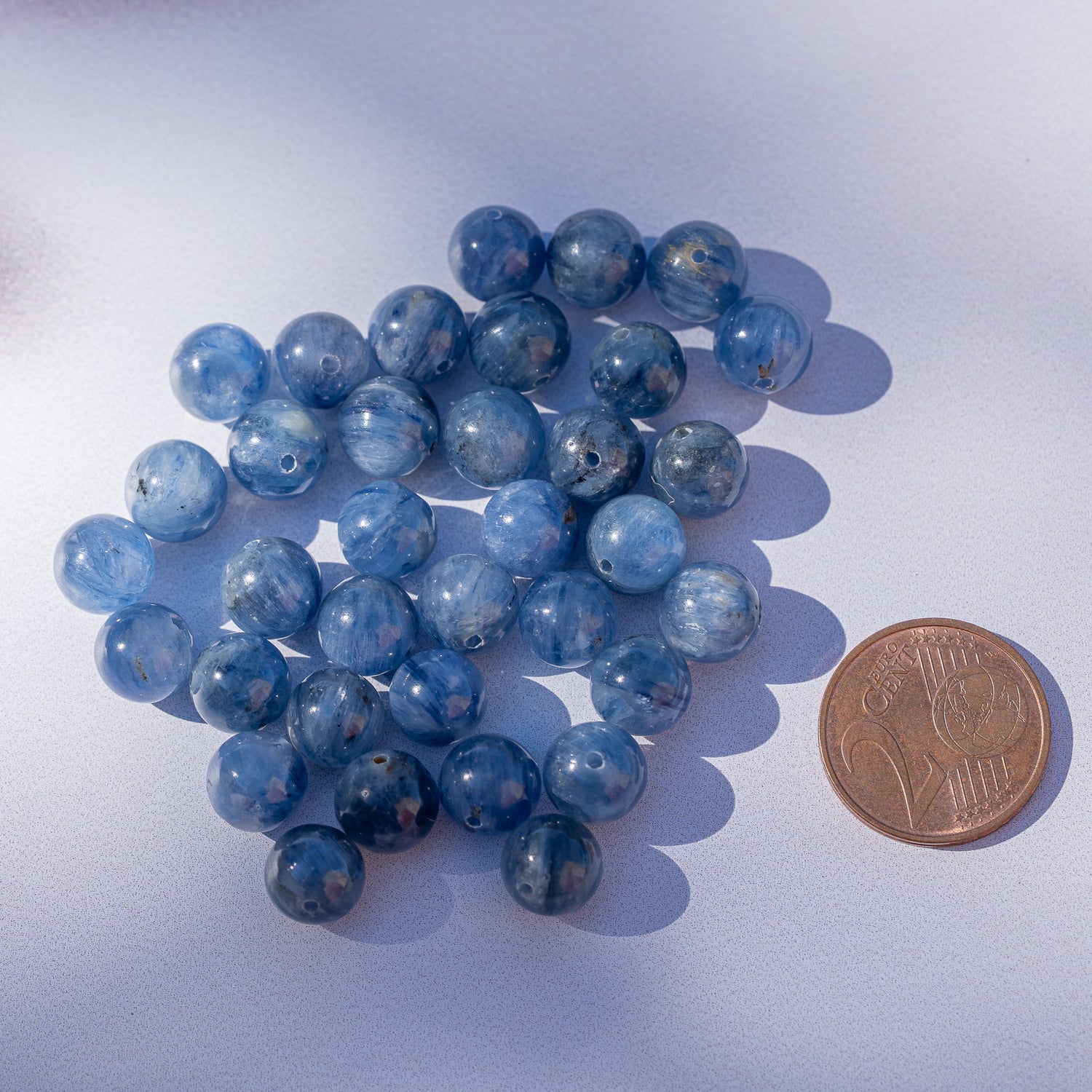 Perles rondes lisses de Cyanite bleue de 8,5 mm ( lot de 2 perles )