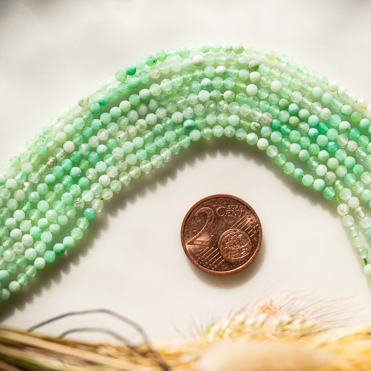 Perles rondes facettes de Chrysoprase de 3 mm ( rang ou 1/2 rang )