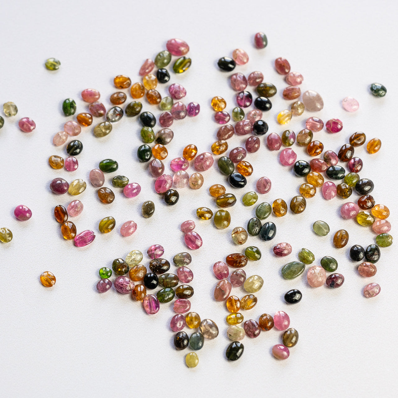 Perles ovales lisses de Tourmaline multicolore de 4/5 mm ( lot de 10 )