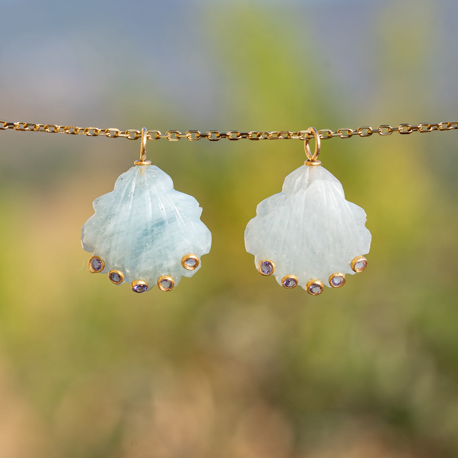 Les &quot; Nidhih &quot; coquillages en Aigue-marine, zirconium lilas et argent 925 plaqué or de 26 mm