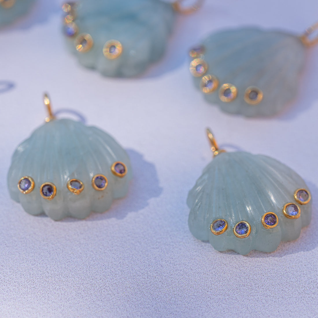 Les &quot; Nidhih &quot; coquillages en Aigue-marine, zirconium lilas et argent 925 plaqué or de 26 mm