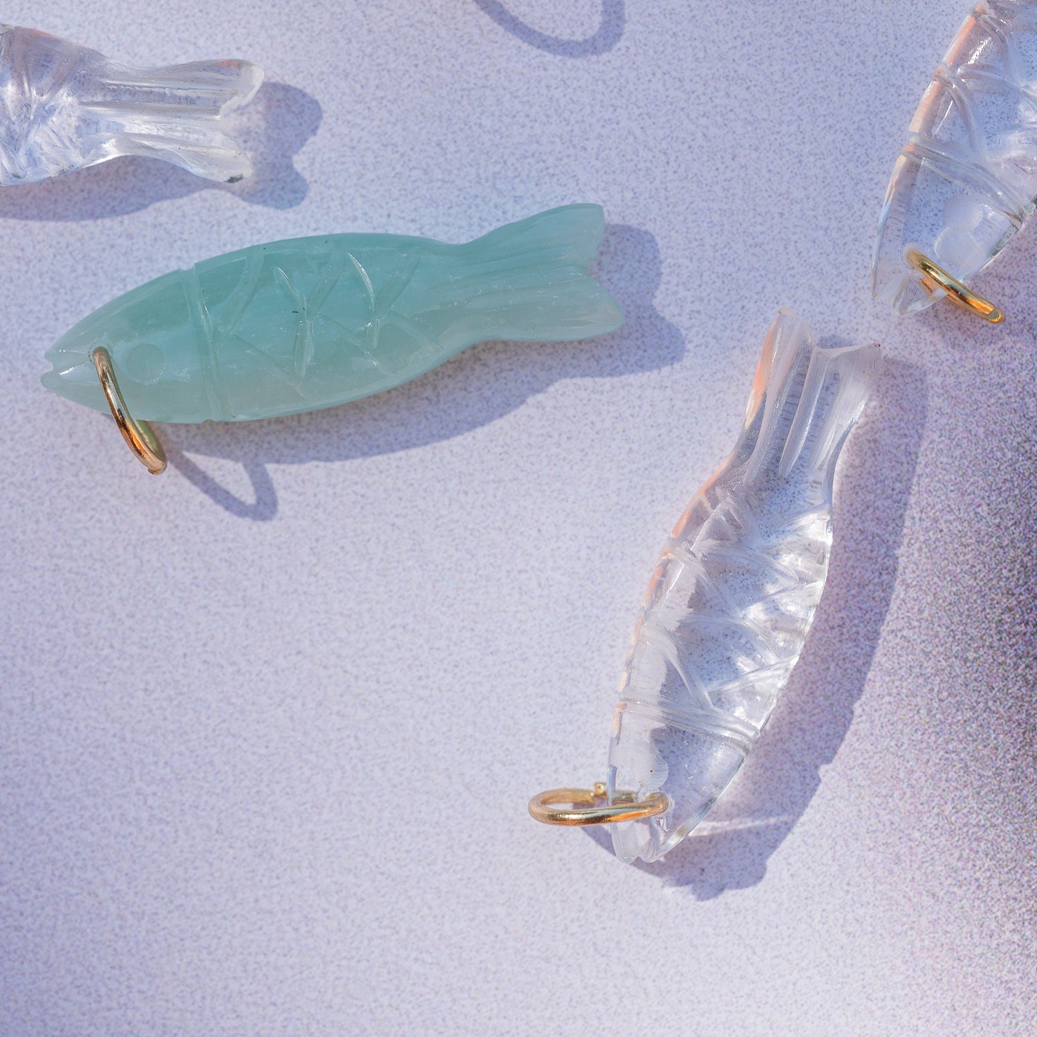 Les &quot; Nidhih &quot; poissons en Cristal de roche de 26 mm avec anneau en inox plaqué or