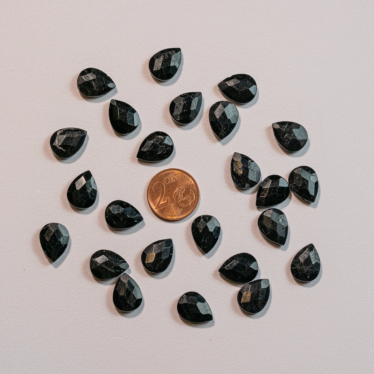 Perles gouttes facettes de Tourmaline noire de 14 mm ( lot de 2 )