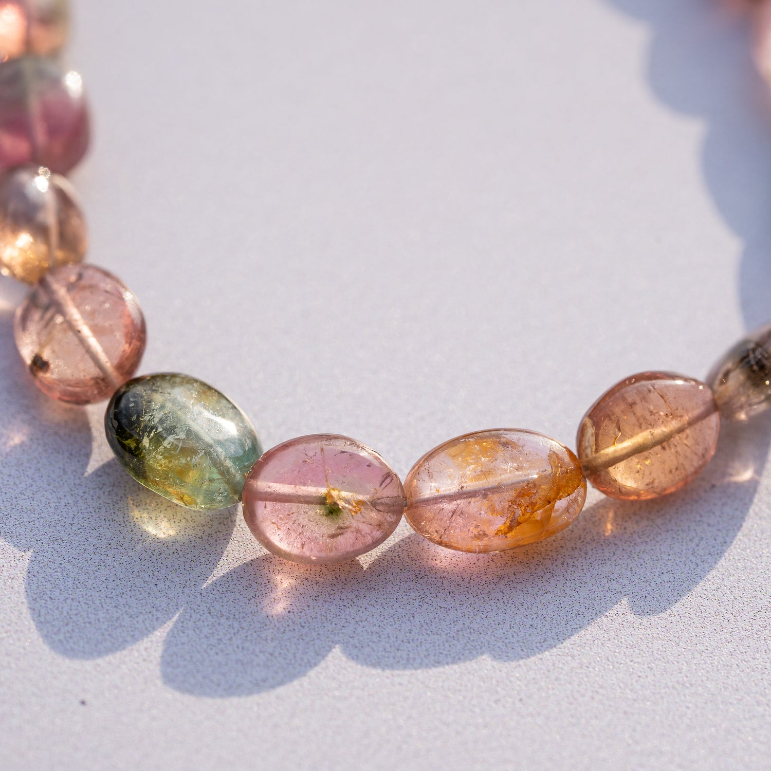 Perles ovales lisses de Tourmaline multicolore  🌈 de 5 à 10 mm ( en petits lots de 2/4/6 perles )