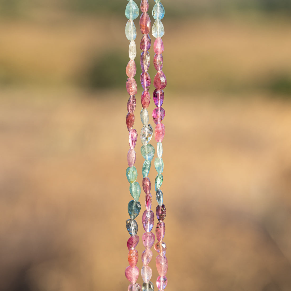 Fil de env 38 cm de perles gouttes facettes de Tourmaline multicolore de env 5 à 6,5 mm