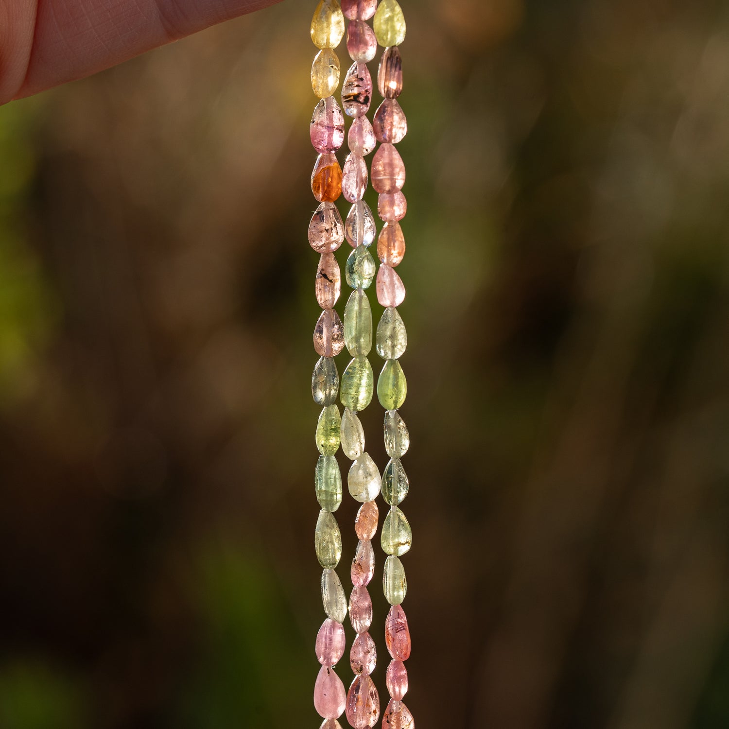 Fil de env 38 cm de perles gouttes facettes de Tourmaline multicolore de env 5 à 6,5 mm