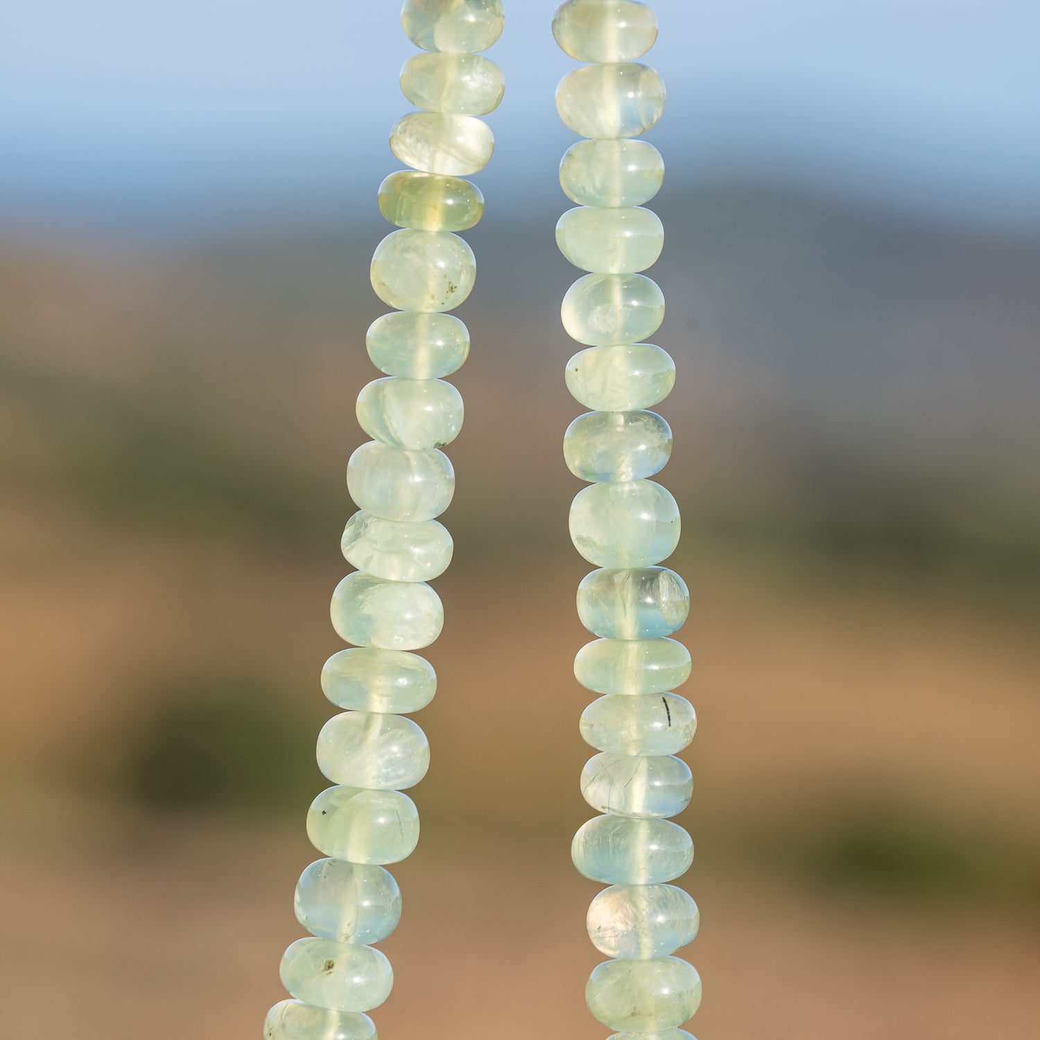 Perles rondelles lisses de Préhnite de 6 à 9,5 mm au choix  ( lot de 4 perles )