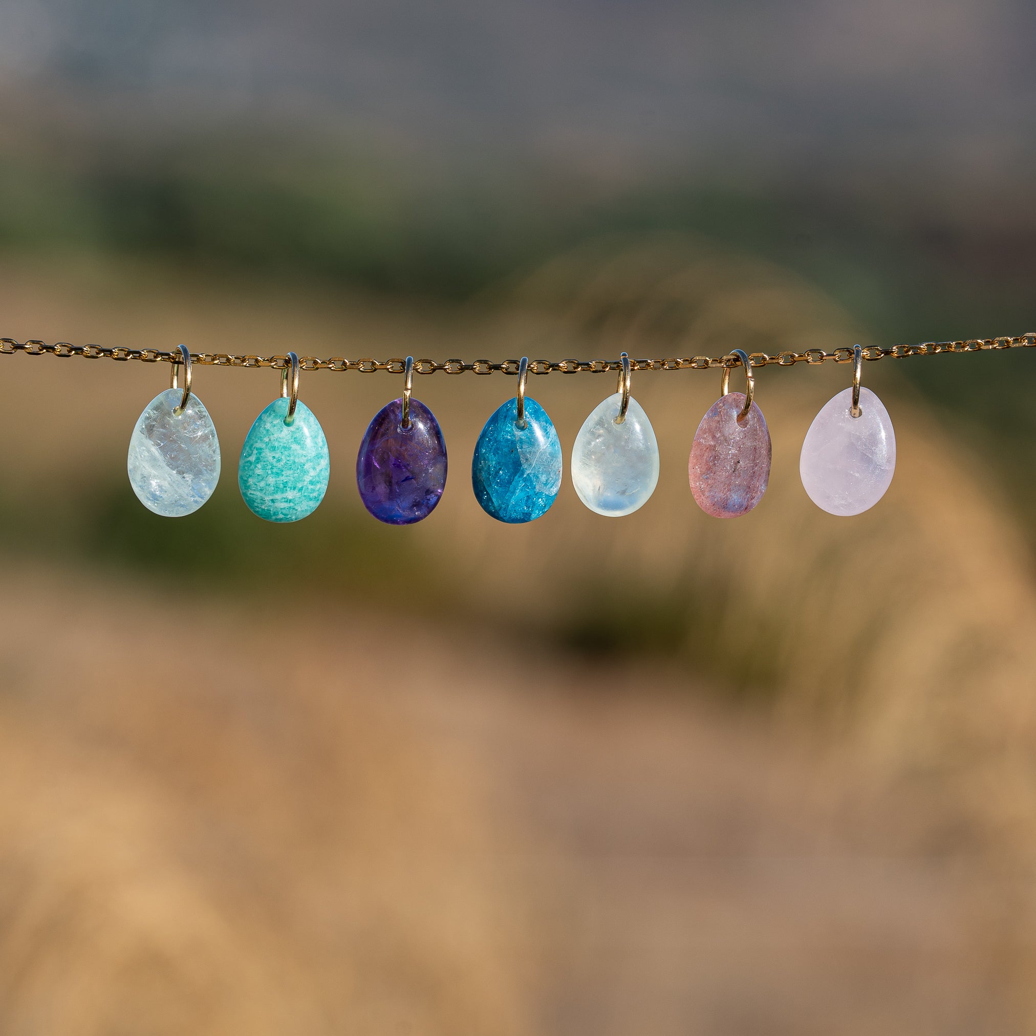 Adorables petits pendentifs goutte 7 pierres au choix de 14 mm ( à l&
