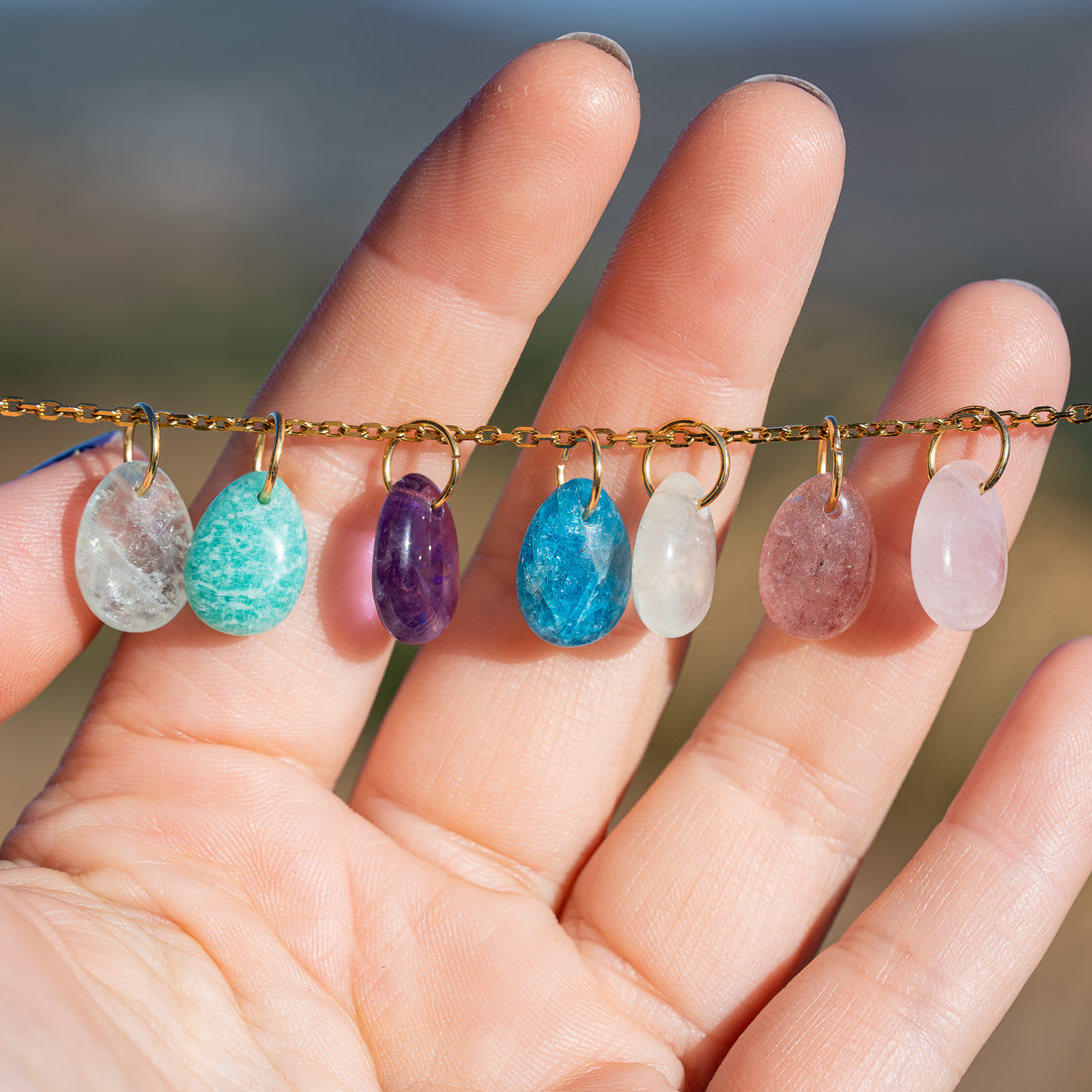 Adorables petits pendentifs goutte 7 pierres au choix de 14 mm avec anneau ( à l&