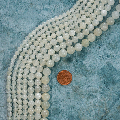 Perles rondes lisses de Pierre de lune blanche de 6,7 à 10 mm au choix  ( Rang, 1/2 rang ou lot )