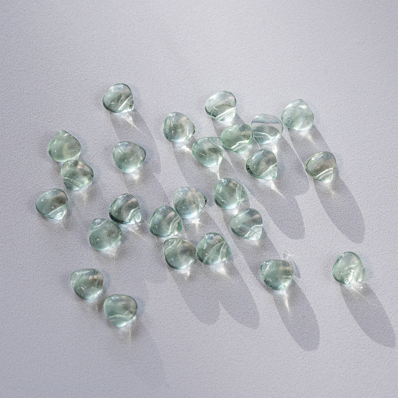 Perles gouttes lisses de Fluorite verte de 8,5 mm ( lot de 2 perles ou rang de 25 perles )