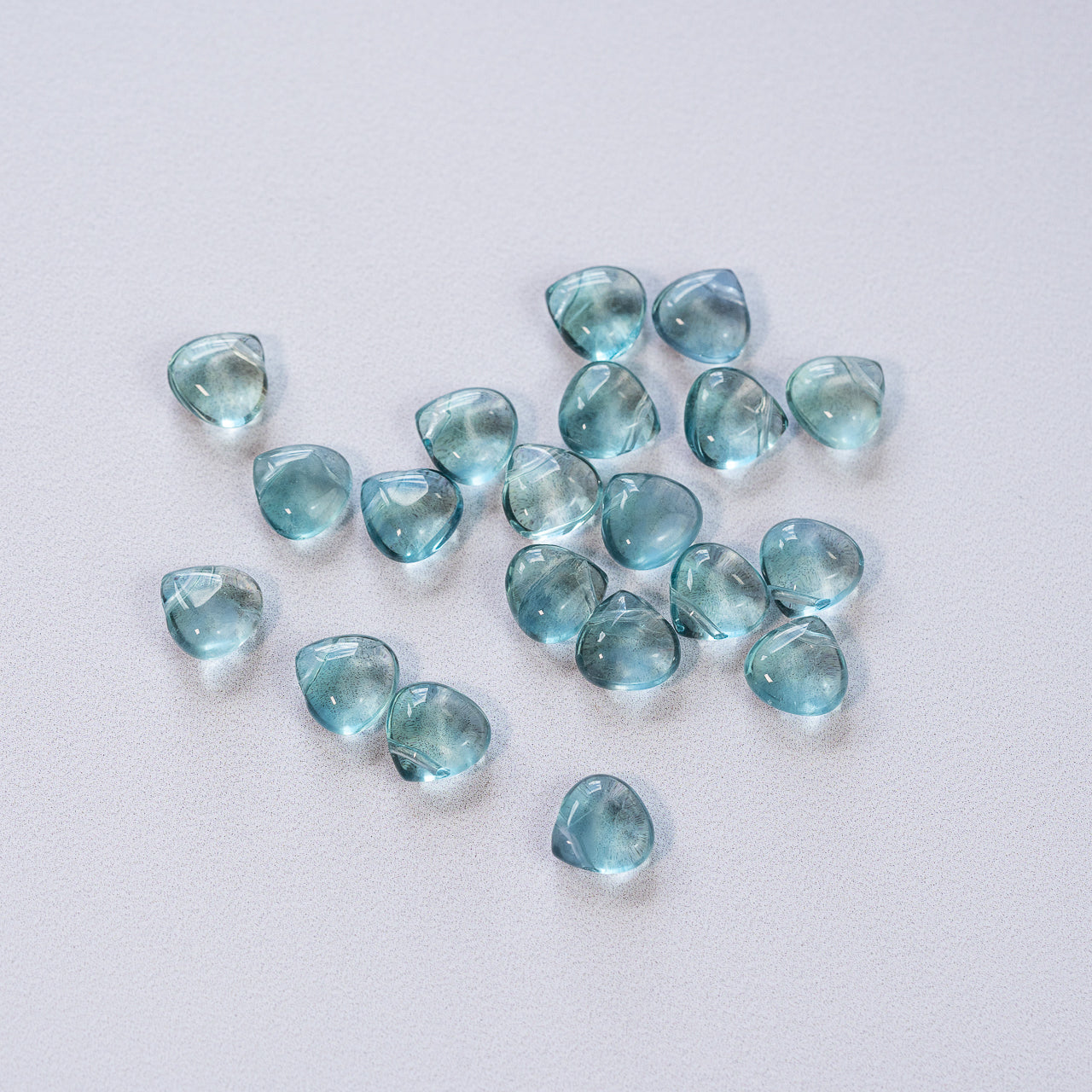 Perles gouttes lisses de Fluorite bleue de 10 mm ( à l&