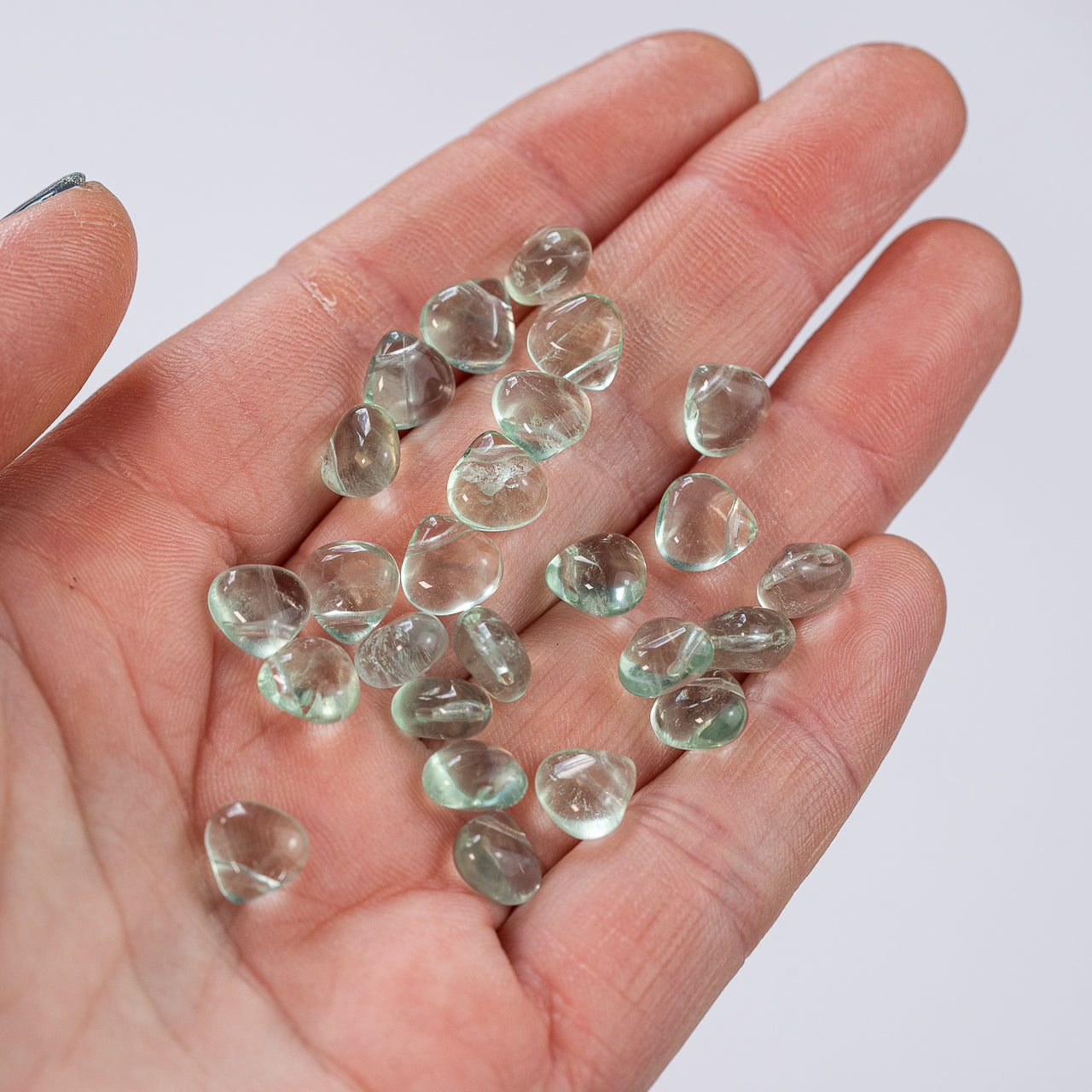 Perles gouttes lisses de Fluorite verte de 8,5 mm ( lot de 2 perles ou rang de 25 perles )