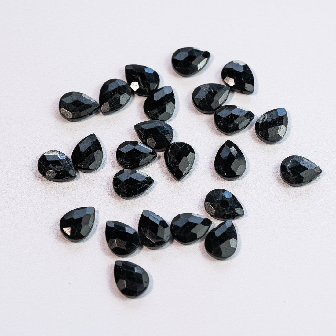 Perles gouttes facettes de Tourmaline noire de 14 mm ( lot de 2 )