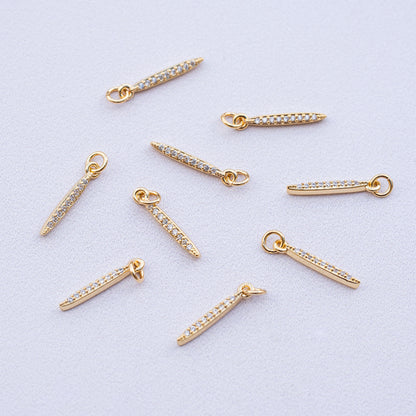 Petites breloques pampilles allongées laiton plaqué or 18k et zirconium de 16 mm ( à l&