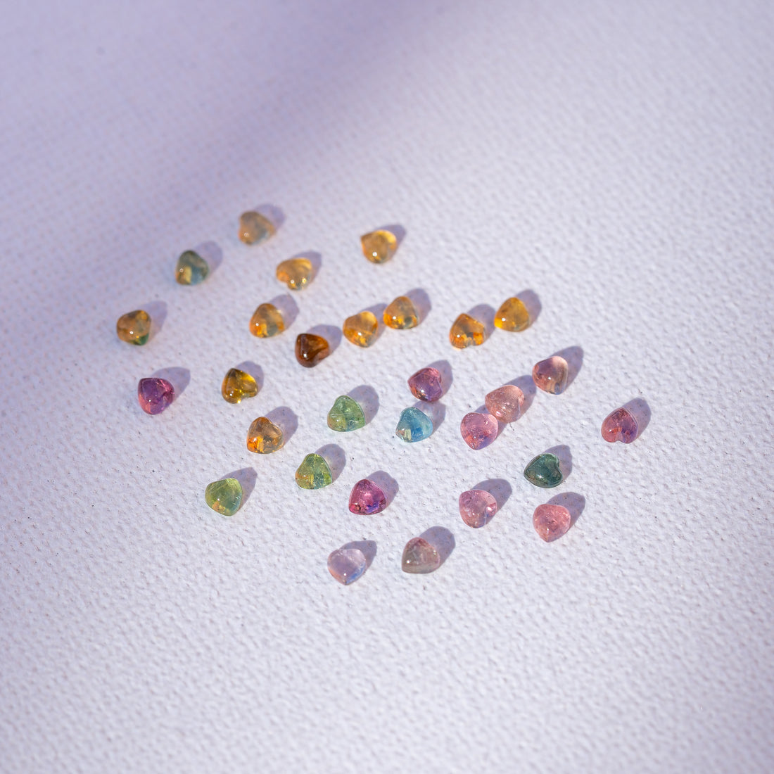 Petit cabochon coeur de Tourmaline multicolore de env 3 mm ( à l&